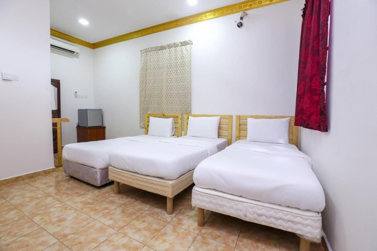 OYO 89887 Chalet Yunie Marang Exterior foto